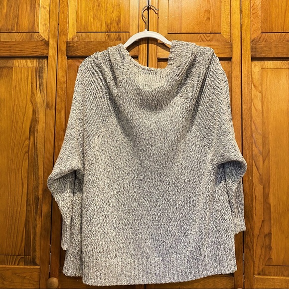 Hollister Cardigan with Pockets - Picture 2 of 4